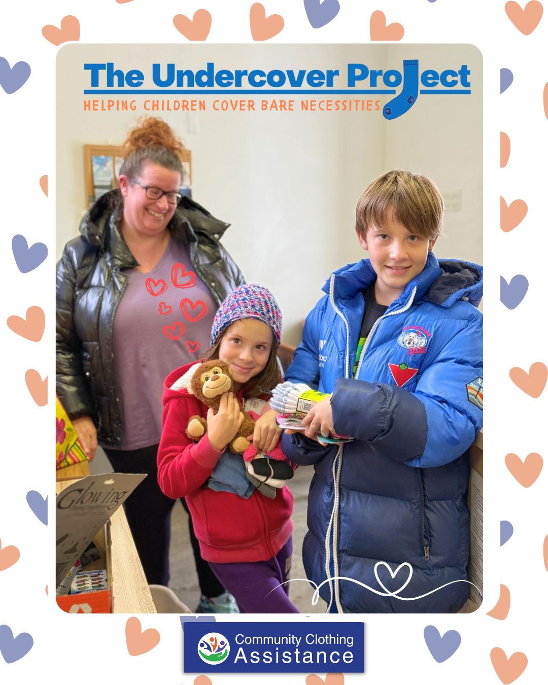 Children receiving Undercover Project items in Thunder Bay